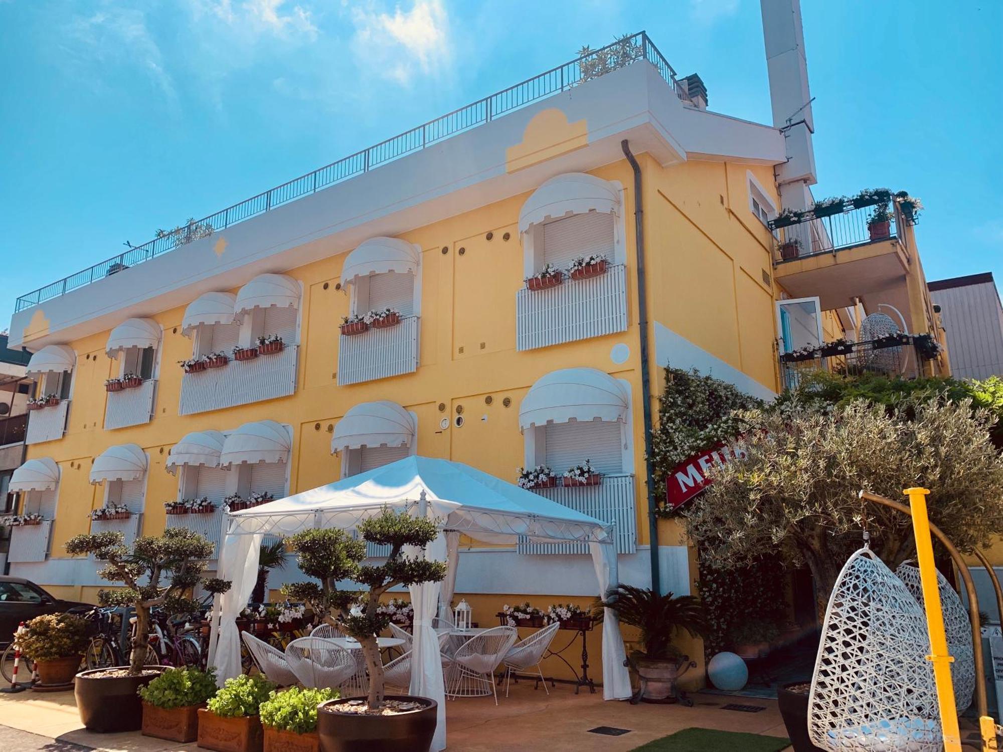 Meuble Tripoli Hotel Grado Buitenkant foto