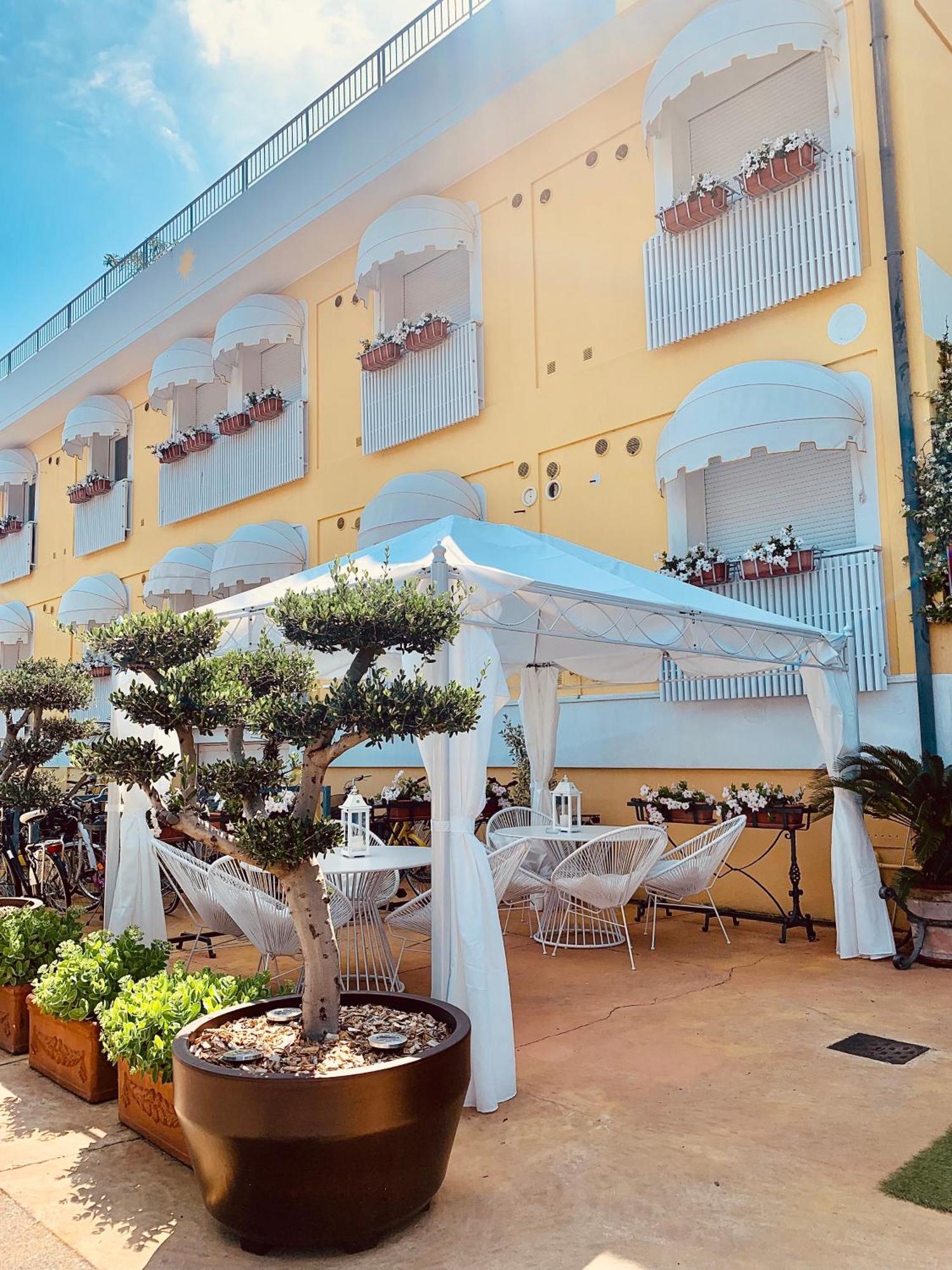 Meuble Tripoli Hotel Grado Buitenkant foto
